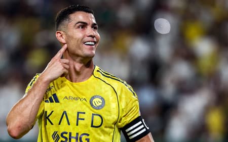Cristiano Ronaldo comemorando gol marcado jogando pelo Al Nassr (Foto: Fayez Nureldine/AFP)